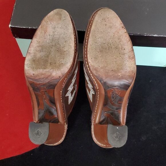 Donald J. Pliner Bozza Western Suede Clogs in Brandy Size 7 - Picture 10 of 14